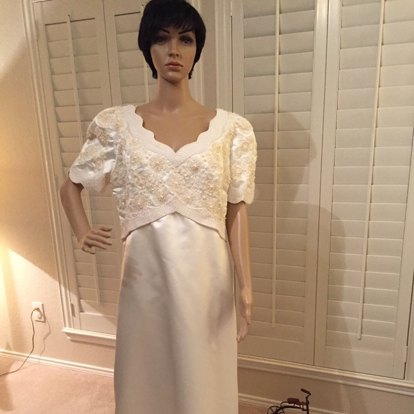 Wedding gown Alfred Angelo wedding gown